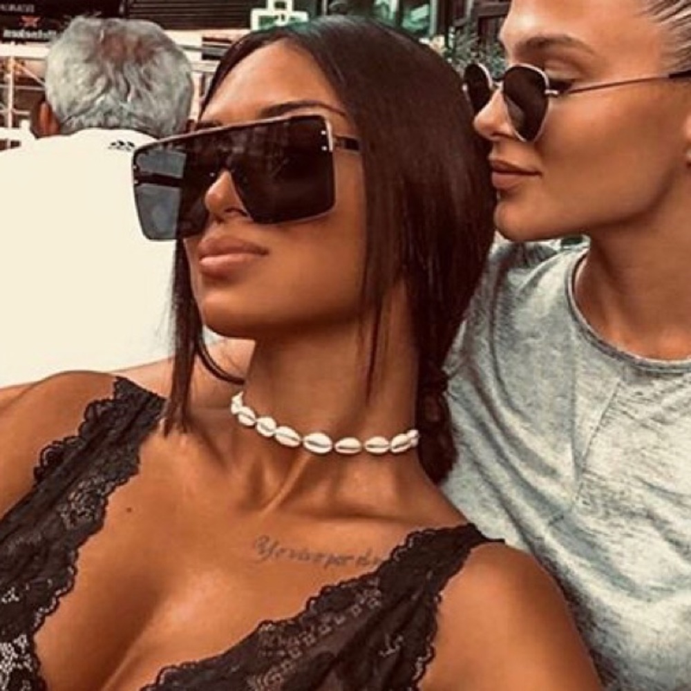 Natural Shell Choker - Picture 2 of 4